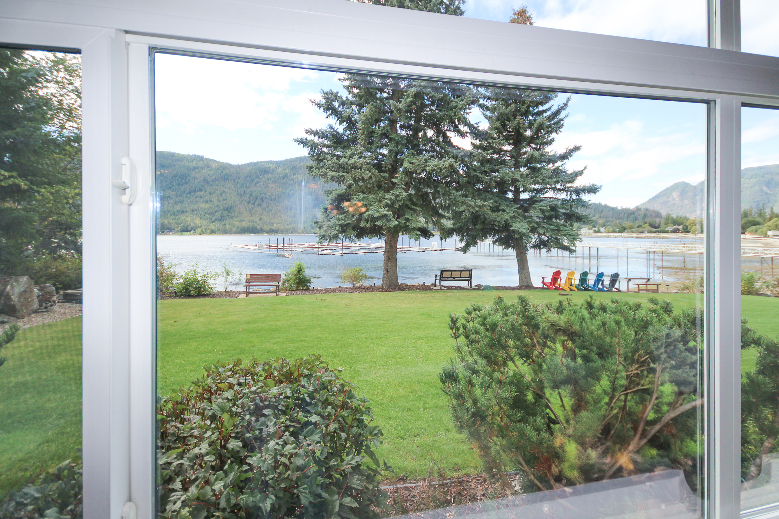 Shuswap Beach Vacation Homes