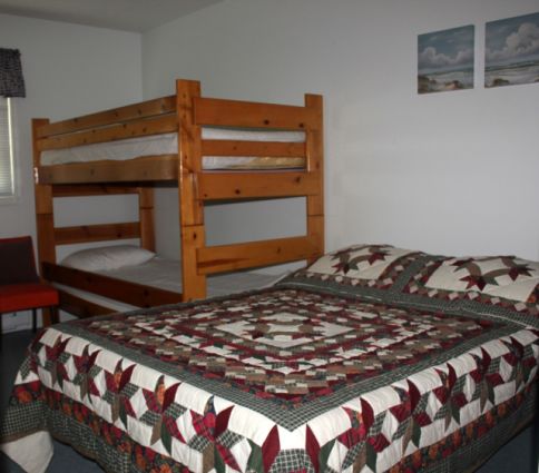 Beachfront vacation homes Sicamous