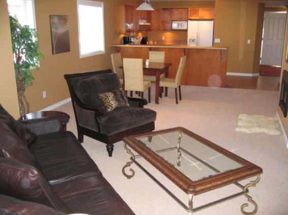 Shuswap Beach Vacation Homes